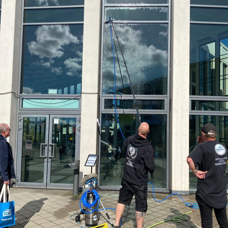 Glas- und Gebäudereinigung